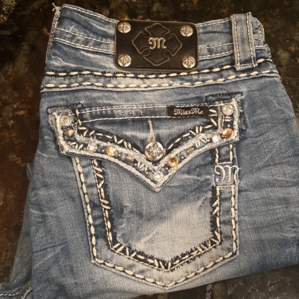 Miss Me Cropped Jeans